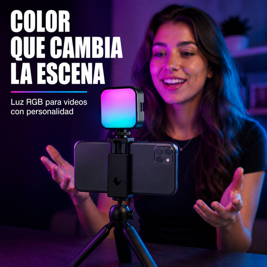 Luz RGB AY-83 instalada sobre un celular para grabar videos con color
