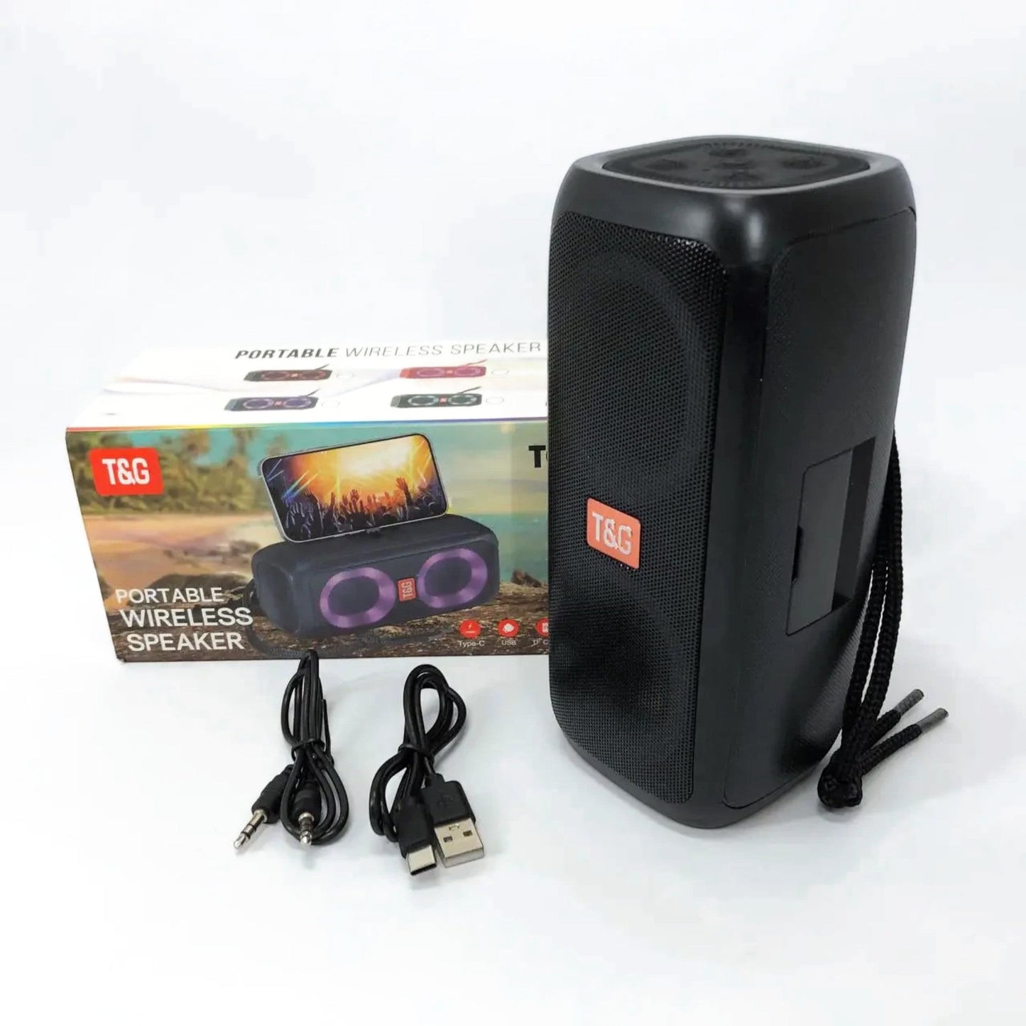 Parlante T&G TG-333 negro con caja y cables sobre fondo blanco