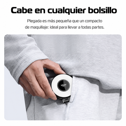 Luz compacta Ulanzi LM19 guardándose en un bolsillo